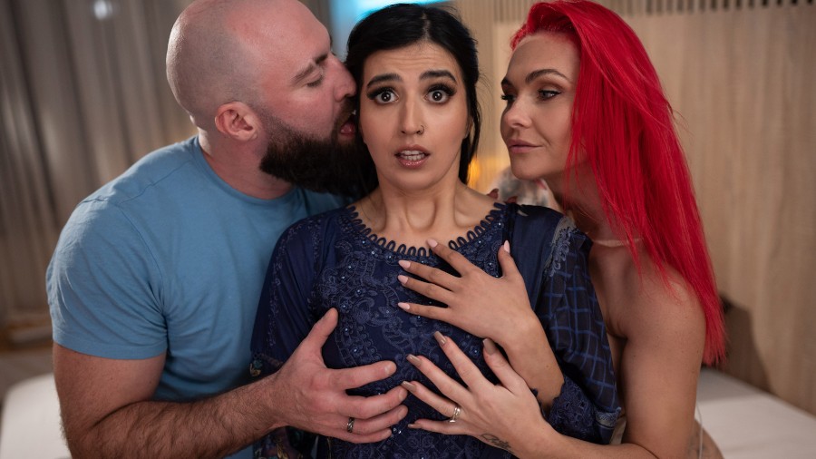 FakeHostel – Sister, What The Fuck! Roxi Keogh, Aaliyah Yasin